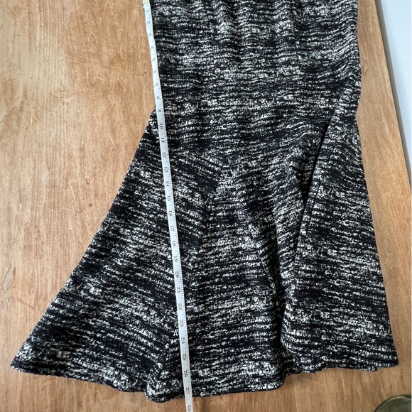 Black & white fit and flare Banana Republic midi dress, size 10 - Picture 12 of 13